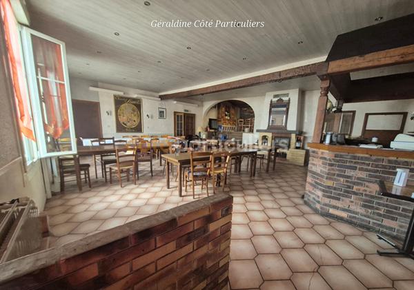 Vente
                Immeuble de rapport494 m² - 15 Pièces -
                    REVIGNY SUR ORNAIN (55800)