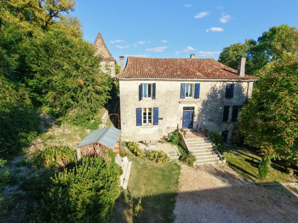 Une demeure de 6 chambres d'une élégance remarquable.