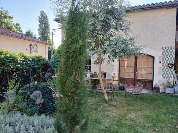 Une demeure de 6 chambres d'une élégance remarquable.