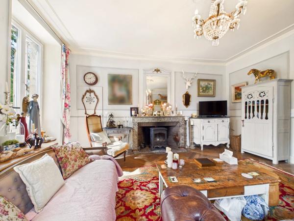 Une demeure de 6 chambres d'une élégance remarquable.