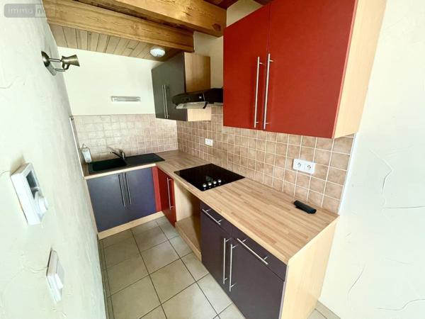 Appartement à louer à Saint-Chély-d'Apcher en Lozère (48200), ref : 48032-L94