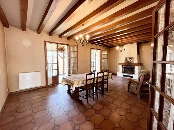 Maison Confolens 6 pièce(s) 128 m2 Confolens