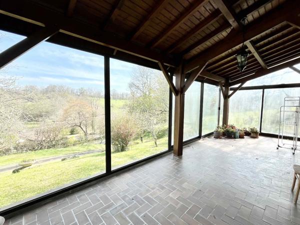 Maison Confolens 6 pièce(s) 128 m2 Confolens