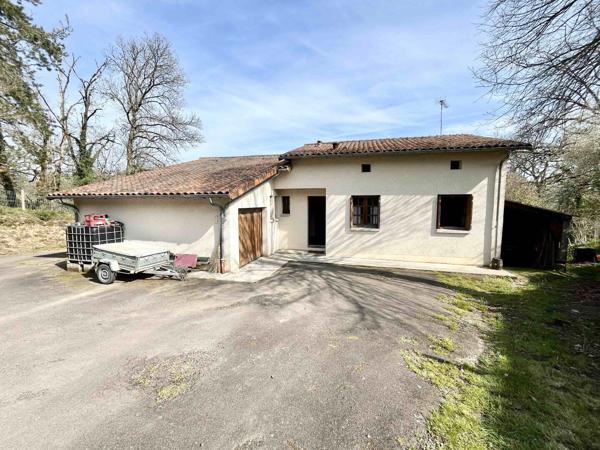 Maison Confolens 6 pièce(s) 128 m2 Confolens