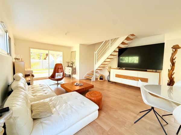Maison neuve 4 chambres proches commodités.