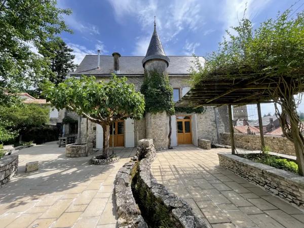 Medieval Tower House with Caves - Original Well - 4 bedroom