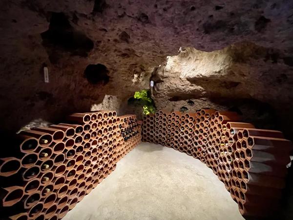 Medieval Tower House with Caves - Original Well - 4 bedroom