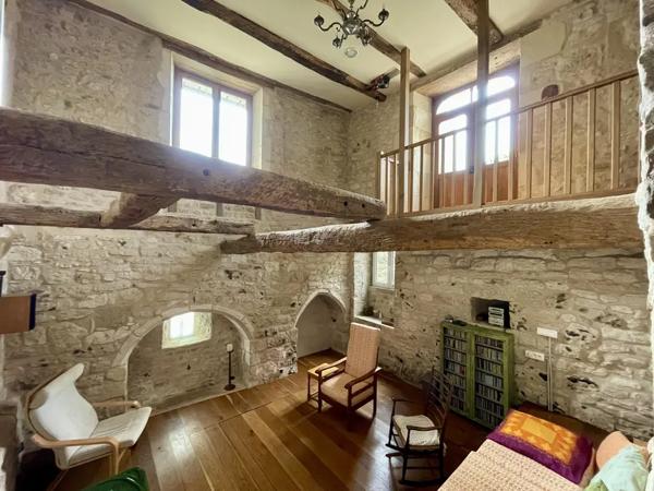 Medieval Tower House with Caves - Original Well - 4 bedroom