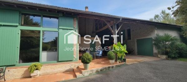 Maison 8 pièces 219 m², piscine, box chevaux