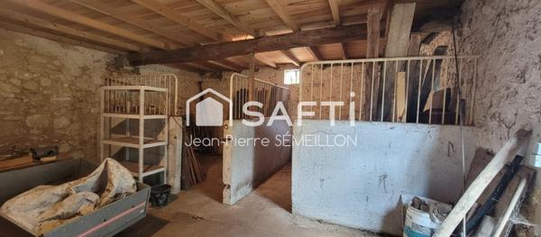 Maison 8 pièces 219 m², piscine, box chevaux