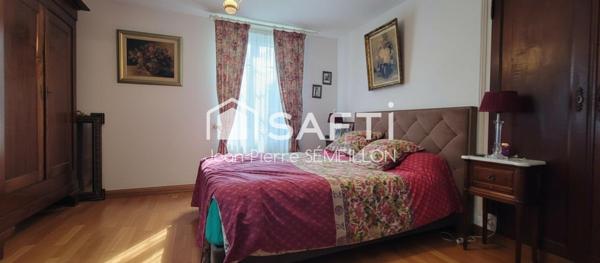 Maison 8 pièces 219 m², piscine, box chevaux