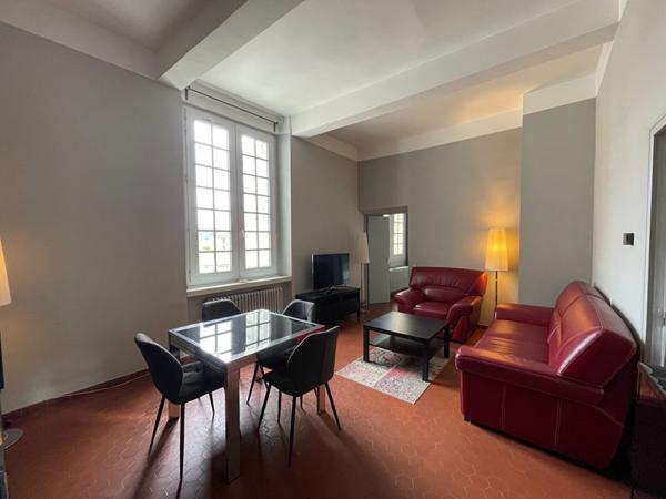 A LOUER - AIX EN PROVENCE - MAGNIFIQUE T2 MEUBLE - VUE SAINTE VICTOIRE - RARE A LA LOCATION