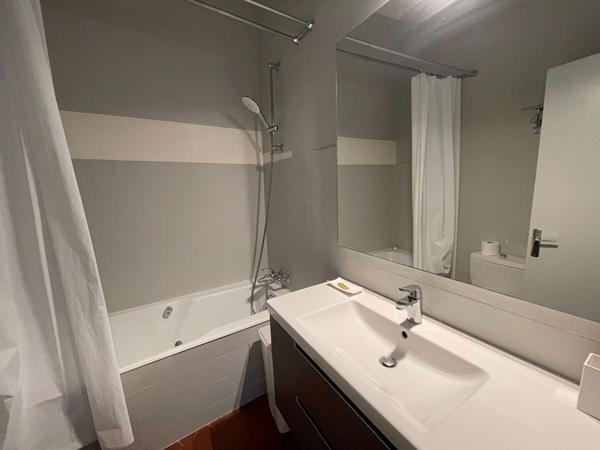 A LOUER - AIX EN PROVENCE - MAGNIFIQUE T2 MEUBLE - VUE SAINTE VICTOIRE - RARE A LA LOCATION