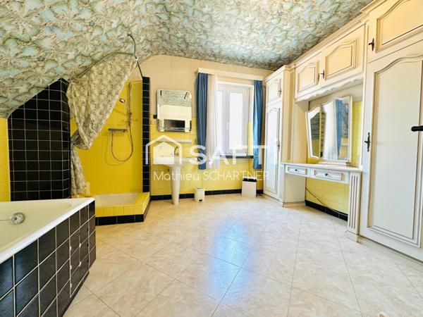 Maison - 6 pièces - 140m²