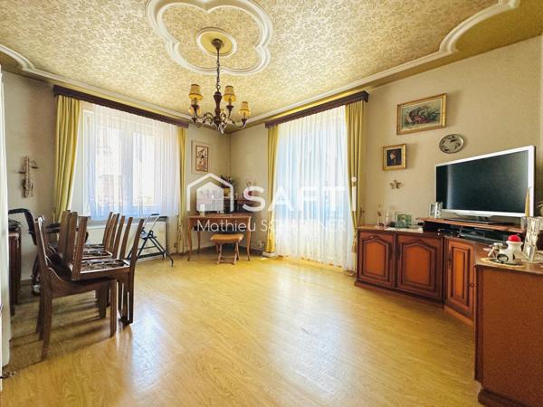 Maison - 6 pièces - 140m²