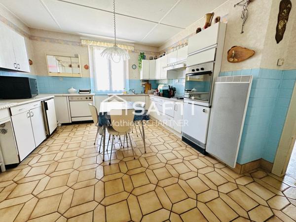 Maison - 6 pièces - 140m²