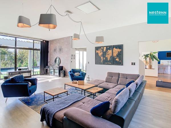 Propriété - 270 m² hab - 3261 m² de terrain - Piscine