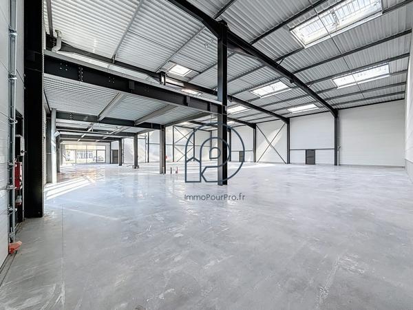 A25 La Chapelle-d’Armentières – Cellules d’activité modernes avec bureaux