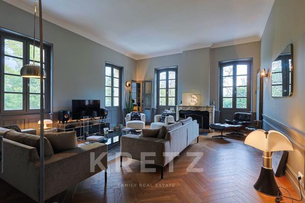 Appartement d'exception de 158 m2, 2 chambres au coeur d'un château du 18ème