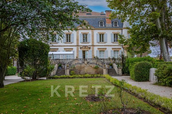 Appartement d'exception de 158 m2, 2 chambres au coeur d'un château du 18ème