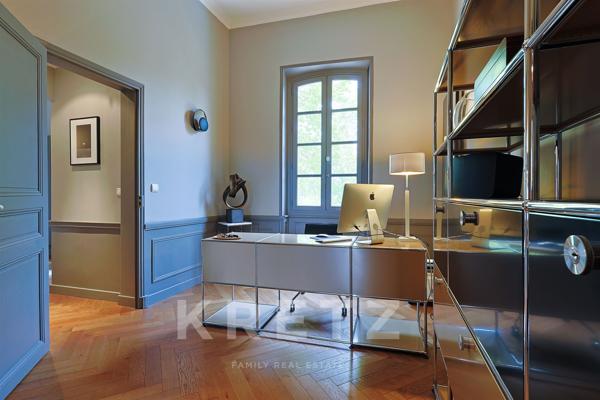 Appartement d'exception de 158 m2, 2 chambres au coeur d'un château du 18ème