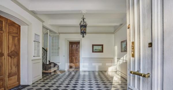 Appartement d'exception de 158 m2, 2 chambres au coeur d'un château du 18ème