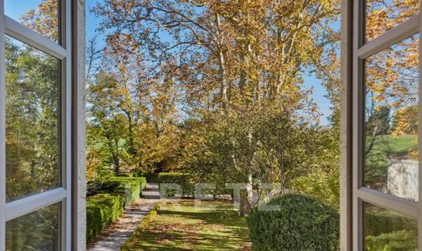 Appartement d'exception de 158 m2, 2 chambres au coeur d'un château du 18ème