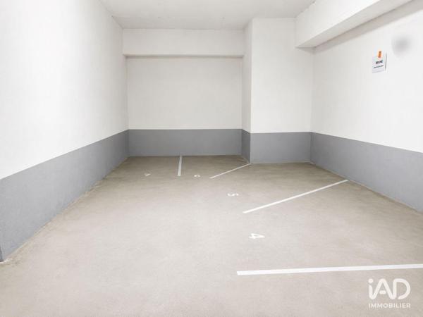 Location parking 5 m² Paris 9