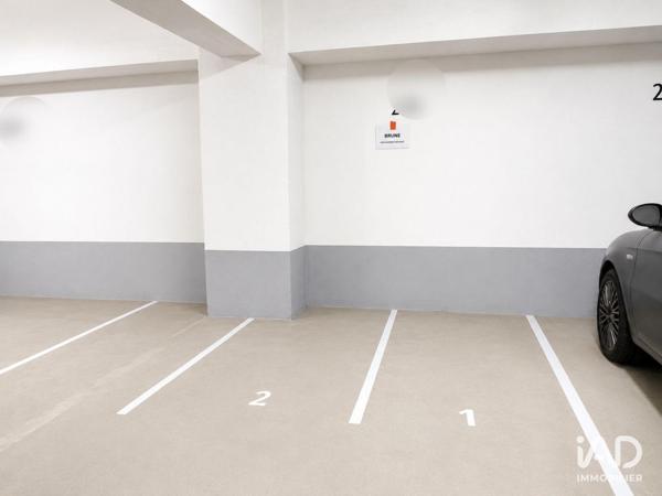 Location parking 5 m² Paris 9