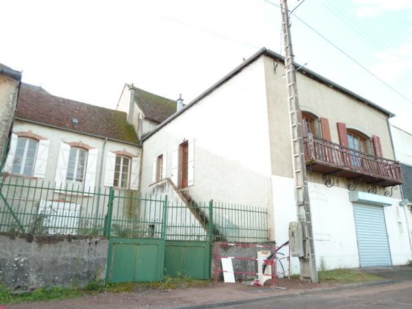 Châtillon-en-Bazois (58110) En vente à Châtillon-En-Bazois (58) : grande maison de village