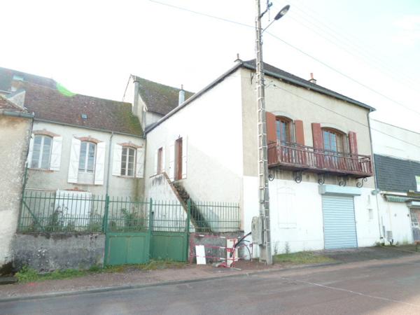 Châtillon-en-Bazois (58110) En vente à Châtillon-En-Bazois (58) : grande maison de village