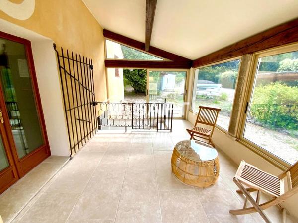 Jolie villa de 200m2 sur 1 hectare de terrain avec piscine