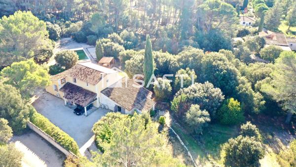 Jolie villa de 200m2 sur 1 hectare de terrain avec piscine