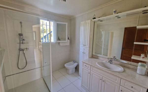 Maison à vendre    4 pièces •  Bidart