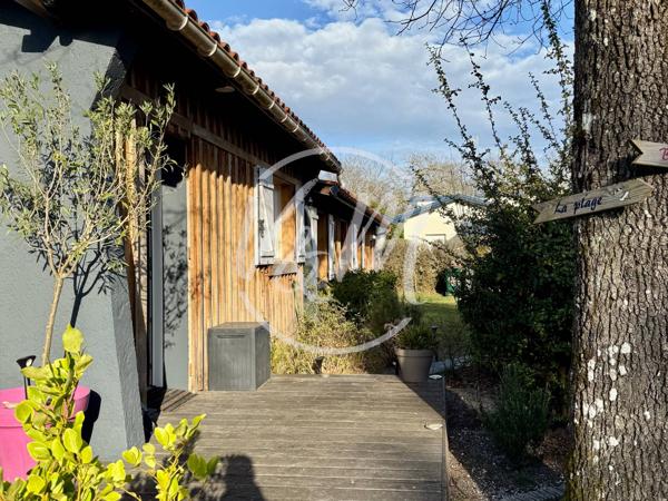 Villa à vendre à Taussat- Maison de caractère plain-pied de plus de 145m², rénovée, 4 chambres, piscine chauffée, garage, sur une parcelle de plus de 920m², à proximité des plages du bassin. LANTON TAUSSAT