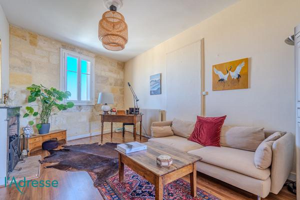 BORDEAUX CHARTRONS- Appartement lumineux 4 pièce(s) 85.14 m2