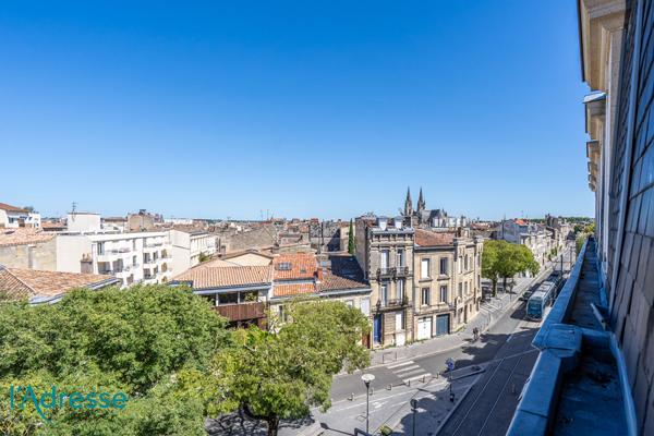 BORDEAUX CHARTRONS- Appartement lumineux 4 pièce(s) 85.14 m2