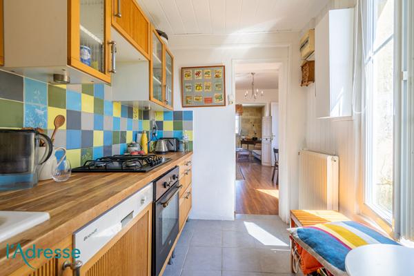 BORDEAUX CHARTRONS- Appartement lumineux 4 pièce(s) 85.14 m2