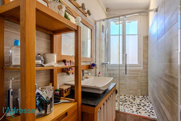 BORDEAUX CHARTRONS- Appartement lumineux 4 pièce(s) 85.14 m2