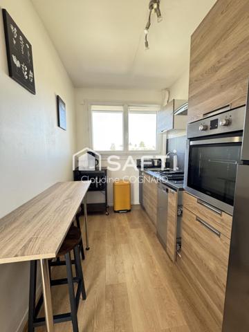 Studio entièrement rénové avec balcon et ascenceur