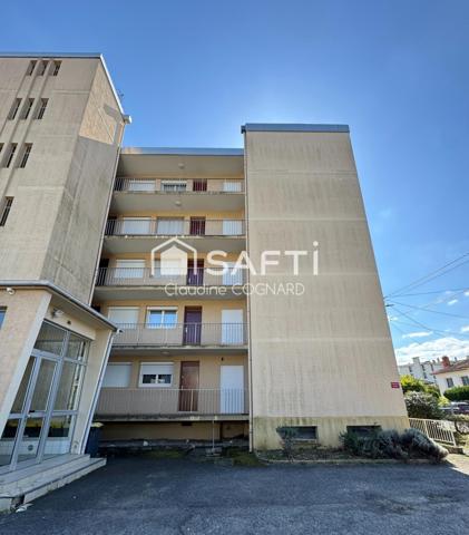 Studio entièrement rénové avec balcon et ascenceur
