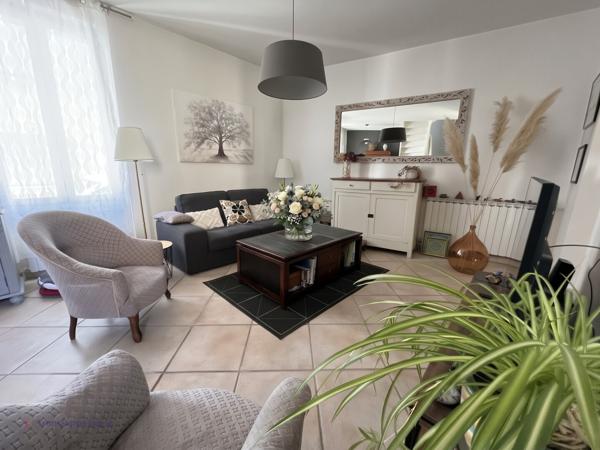 Indre 44610 , maison de pêcheur sur 3 niveaux  2 chambres, terrasse intimiste exposée Sud