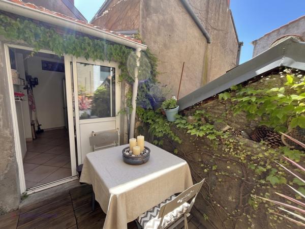Indre 44610 , maison de pêcheur sur 3 niveaux  2 chambres, terrasse intimiste exposée Sud