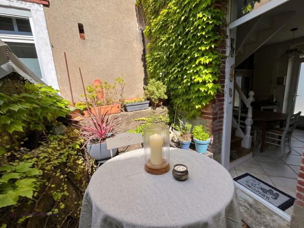 Indre 44610 , maison de pêcheur sur 3 niveaux  2 chambres, terrasse intimiste exposée Sud
