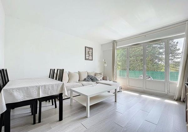 Appartement Aubergenville 3 pièce(s) 63 m2 - 2 CHAMBRES - CAVE - BALCON