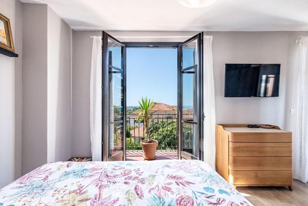 Duplex de prestige avec terrasse vue mer et garage privé – LE CANNET Saint-Sauveur