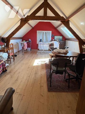 Secteur résidentiel d'Etaples.

Venez découvrir cette jolie maison sur sous-sol. Une vie de p...