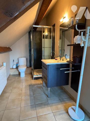 Secteur résidentiel d'Etaples.

Venez découvrir cette jolie maison sur sous-sol. Une vie de p...