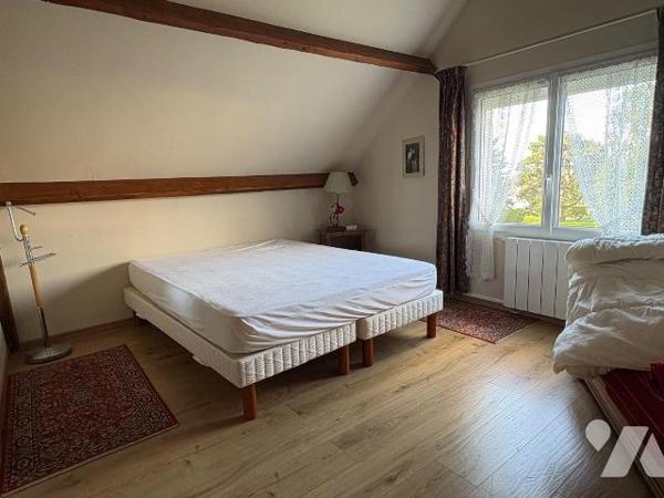 Secteur résidentiel d'Etaples.

Venez découvrir cette jolie maison sur sous-sol. Une vie de p...