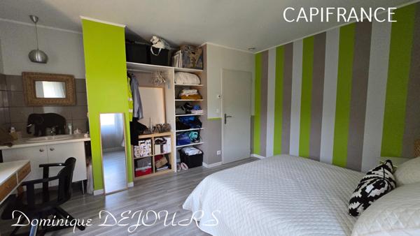 En Ardèche, dans la magnifique Vallée de l'Eyrieux et à 25 minutes de Valence et de l'autoroute A7, grande maison de 248 m² - belles prestations - Terrains plat - Bois - Source - Arrêt bus pr Valence